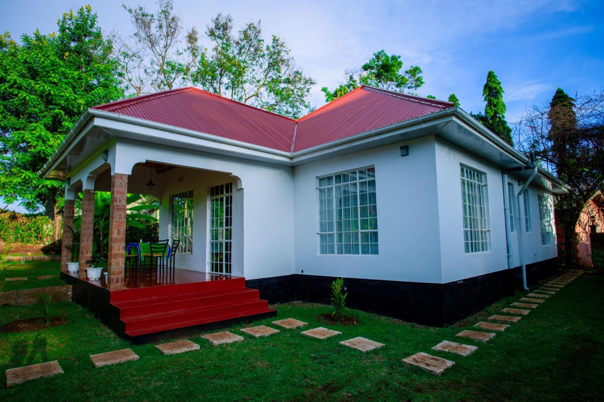 Royal Homestay Moshi Exterior photo