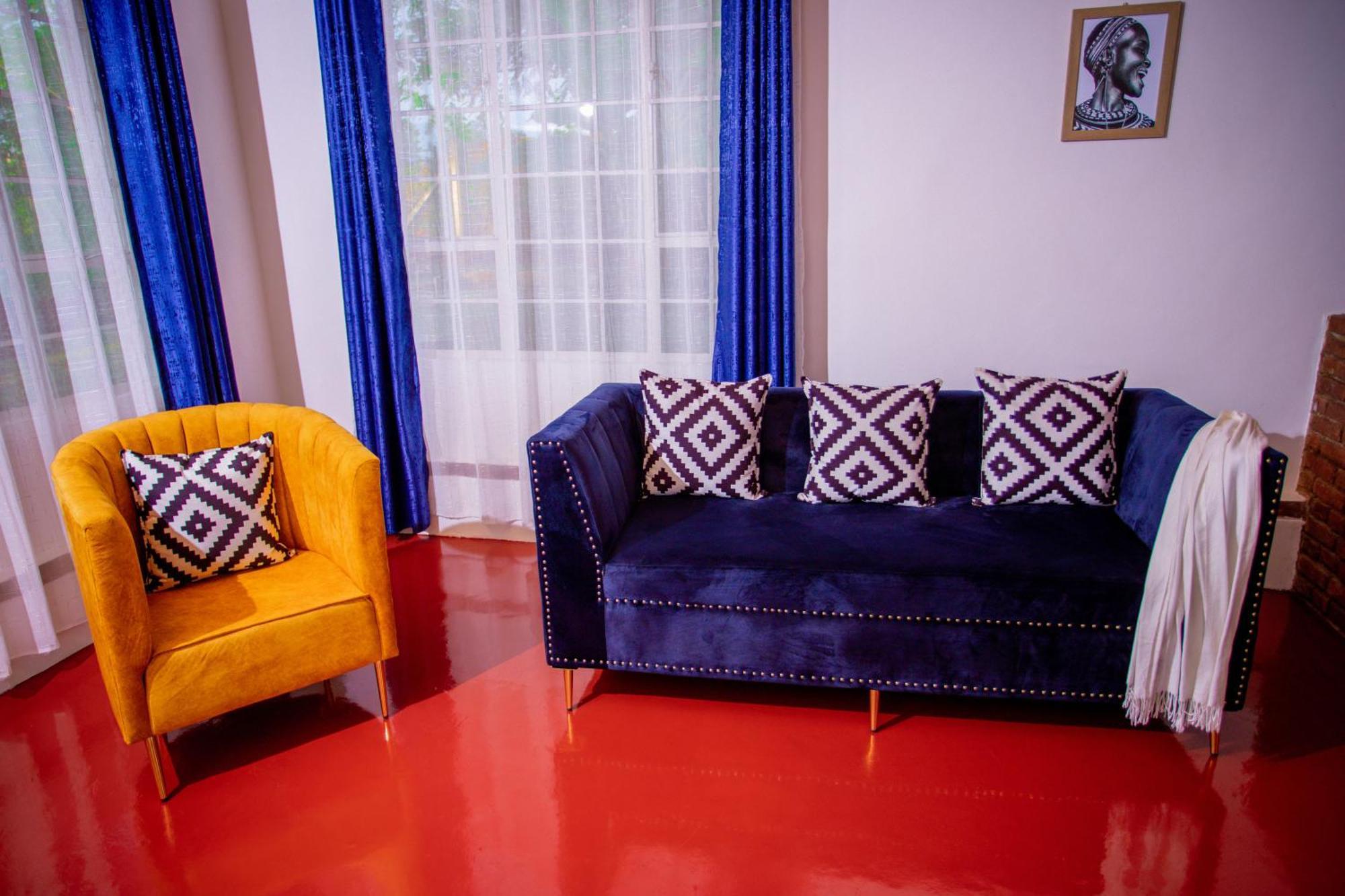 Royal Homestay Moshi Exterior photo