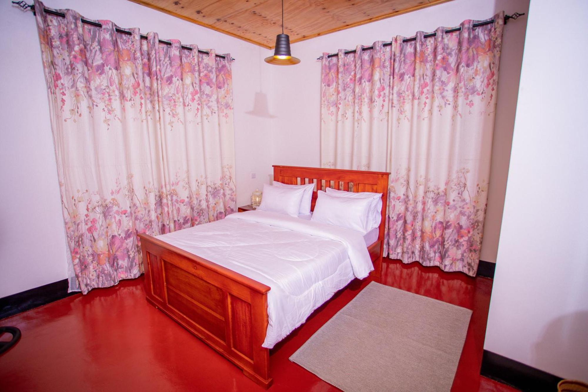 Royal Homestay Moshi Exterior photo